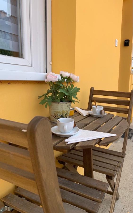 Zora Apartman Eger Exteriör bild