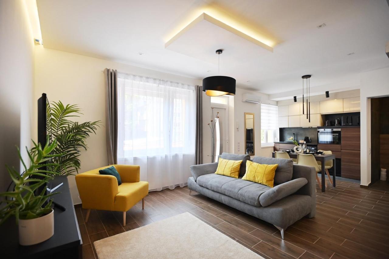 Zora Apartman Eger Exteriör bild